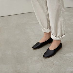 Everlane Italian Leather Day Glove Flats